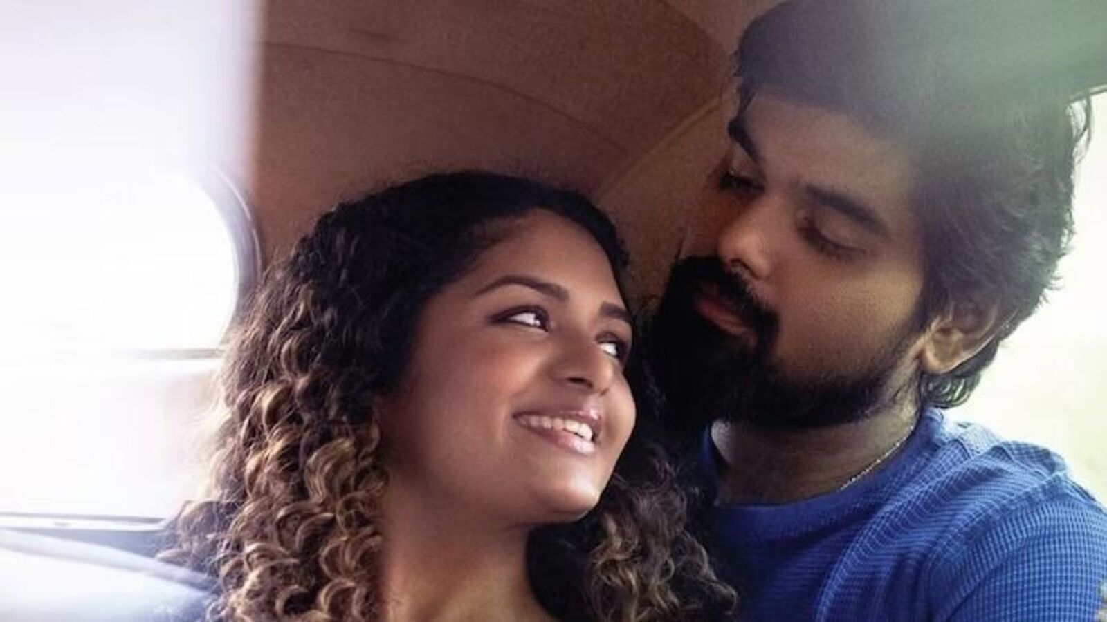 ఎట్ట‌కేల‌కు డైరెక్ట‌ర్ శంక‌ర్ కూతురు సినిమా ఓటీటీలోకి వ‌స్తోంది - రొమాంటిక్ యాక్ష‌న్ మూవీ తెలుగులోనూ స్ట్రీమింగ్‌