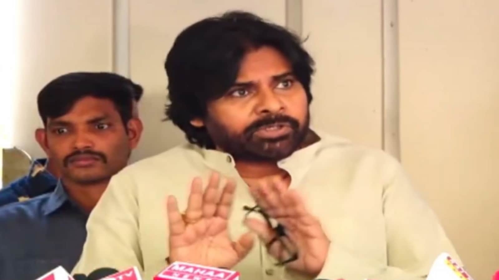 గాంధీ మార్గం, సహనం అంటూ ఇన్నాళ్లు చేతులు కట్టేశారు- ఆపరేషన్ సిందూర్ పై పవన్ కల్యాణ్ కీలక వ్యాఖ్యలు