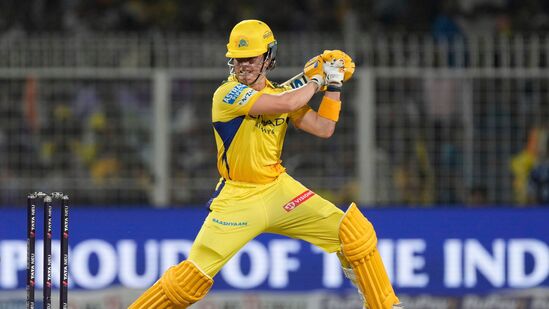 బ్రెవిస్ ధాటికి కేకేఆర్ బౌలర్ వైభర్ అరోరా బలయ్యాడు. అతడు వేసిన ఇన్నింగ్స్ 11వ ఓవర్లో ఏకంగా 30 పరుగులు వచ్చాయి.