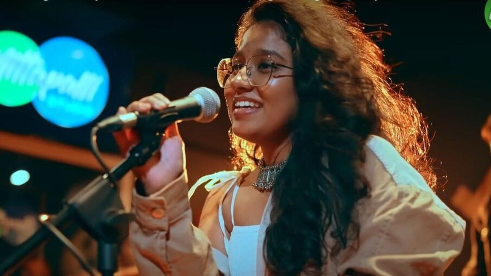 అమ్మ పాడే జోలి పాట లిరిక్స్: అమ్మ ప్రేమను ప్రతిబింబించే ఈ సాంగ్ అమ్మలందరికీ అంకితం.. ఈ మదర్స్ డేనాడు మీ అమ్మ కోసం పాడండి