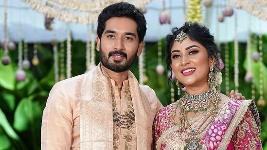 చంద్ర‌ముఖి సీరియ‌ల్ ద్వారా తెలుగు బుల్లితెర‌పైకి అడుగుపెట్టింది మంజుల‌. తొలి సీరియ‌ల్‌తోనే  ఫేమ‌స్ అయ్యింది. 