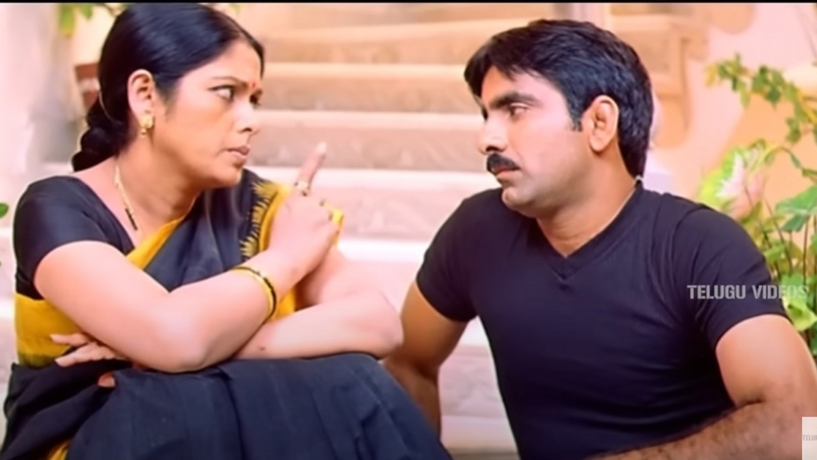 అమ్మ కోసం పాడేయండి.. నీవే నీవే సాంగ్ లిరిక్స్ ఇవే.. మదర్స్ డే స్పెషల్