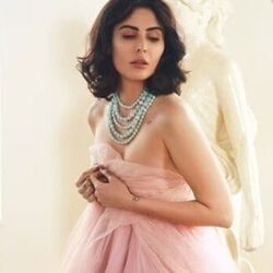 <p>అయితే, ఆ డైరెక్టర్ పేరు చెప్పడానికి అనర్హుడు అని, కాబట్టి అతని పేరును ప్రస్తావించదలుచుకోలేదని బిగ్ బాస్ కంటెస్టెంట్ మందనా కరిమి తెలిపింది.</p>