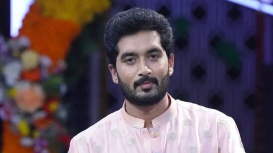 అల్ల‌రి న‌రేష్ హీరోగా న‌టించిన ఫిట్టింగ్ మాస్ట‌ర్ మూవీలో నిరుప‌మ్‌ విల‌న్‌గా న‌టించాడు. ఆ త‌ర్వాత ఎన్టీఆర్ ర‌భ‌స‌లోనూ కీల‌క పాత్ర పోషించాడు. 