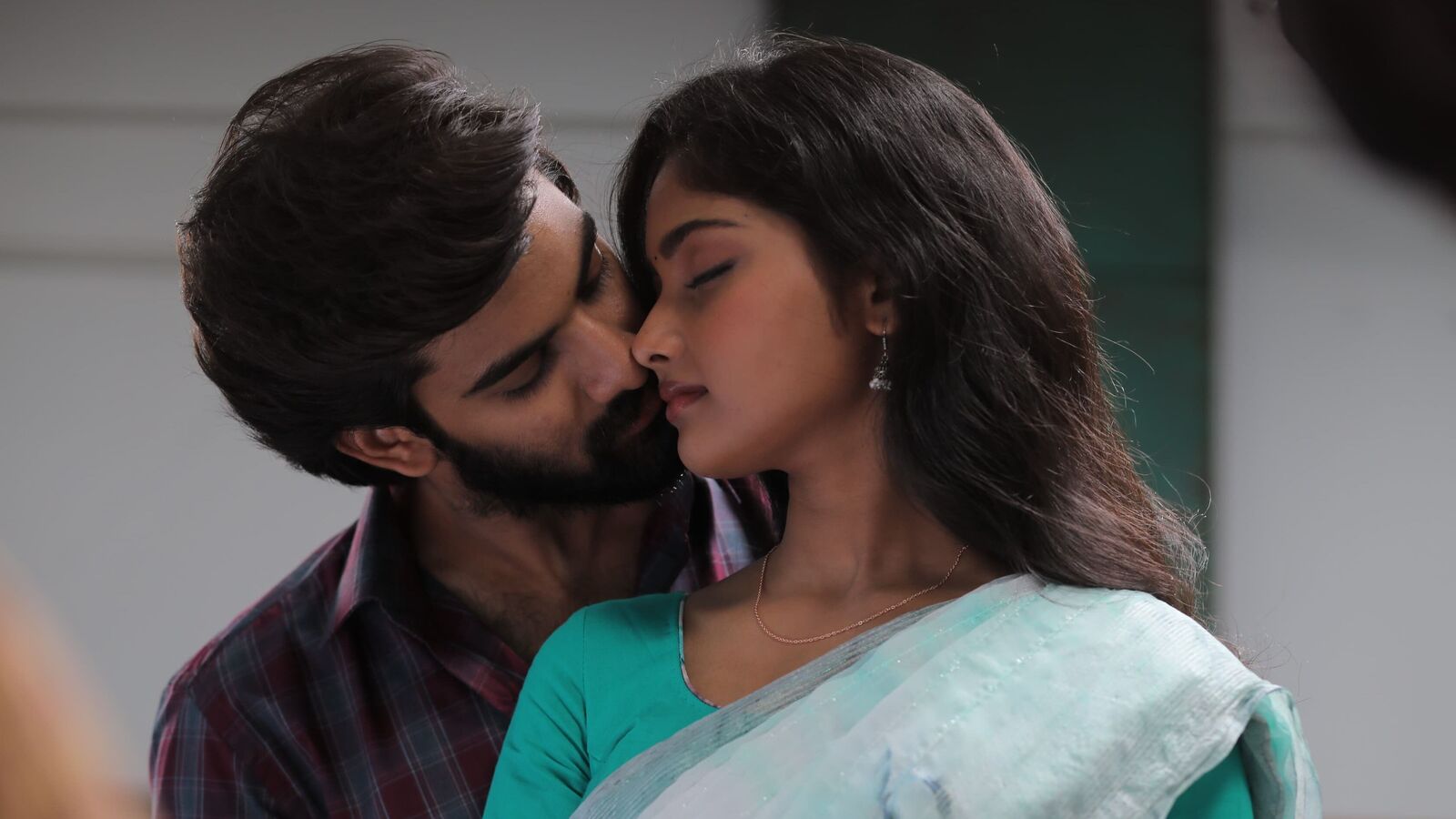 మ్యూజిక‌ల్ ల‌వ్‌స్టోరీగా ప్రేమిస్తున్నా - టాలీవుడ్‌లోకి మ‌రో కొత్త హీరో ఎంట్రీ