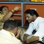 మురళీ తల్లిదండ్రులను పరామర్శిస్తున్న జగన్