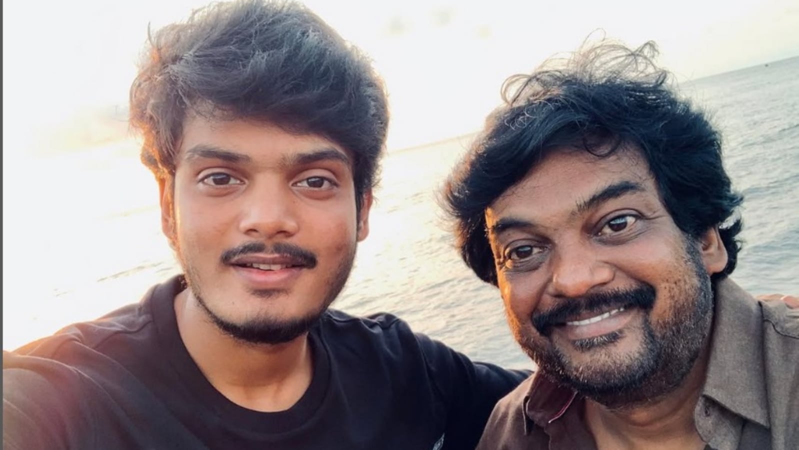 కొడుకుకు లైఫ్ ఇస్తున్న పూరి జగన్నాథ్.. ఆ క్రేజీ సినిమాలో ఆఫర్!