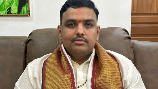 బ్రహ్మశ్రీ చిలకమర్తి ప్రభాకర చక్రవర్తి శర్మ గారు 9494981000
