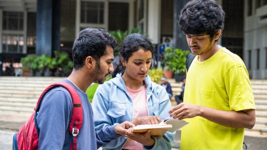 జాబ్‌క్యాలెండర్‌లో వివరించిన కేటగిరీల వారీగా గ్రూప్స్, ఉపాధ్యాయ, పోలీసు, విద్యుత్తు, గురుకుల, వైద్య నియామకాలు చేపట్టేందుకు ప్రభుత్వం ఉద్యోగ ప్రకటనలు జారీ చేయనుంది. బ్యాక్‌లాగ్‌గా మారిన ఉద్యోగాలను కలిపి నోటిఫికేషన్లు ఇవ్వాలని ప్రభుత్వం ఆలోచిస్తోంది. గ్రూప్స్‌తోపాటు.. ఇంజినీరింగ్, గురుకుల, టీచర్‌ ఉద్యోగాలు రానున్నాయి. ఆర్టీసీ, వైద్య విభాగాల పరిధిలోనే దాదాపు 10 వేల వరకు పోస్టులు ఉంటాయని అంచనా. 