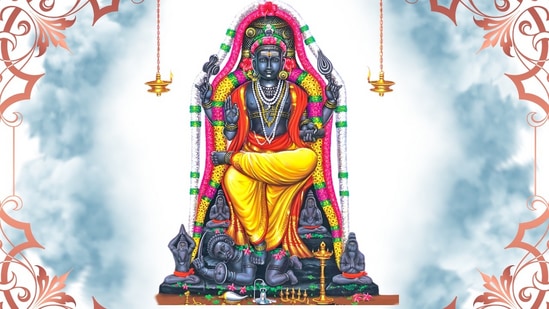 జ్యోతిష లెక్కల ప్రకారం సూర్యుడు 2025 జూన్ 15న మిథున రాశిలోకి ప్రవేశిస్తాడు.2025 జూలై 15 వరకు ఈ రాశిలో ఉంటాడు.అయితే దేవగురువు 2025 మే 14న మిథున రాశిలోకి ప్రవేశించి మరో ఐదు నెలల పాటు ఈ రాశిలో సంచరిస్తారు.