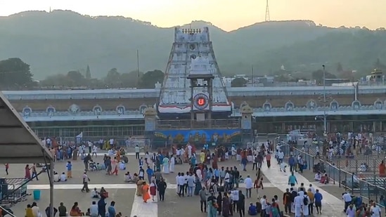 శ్రీవారి ఆర్జిత సేవా టికెట్లను మే 19 ఉదయం 10 గంట‌ల‌కు టీటీడీ ఆన్‌లైన్‌లో విడుదల చేయ‌నుంది. ఆర్జిత సేవా టికెట్ల ఎలక్ట్రానిక్ డిప్ కోసం మే 21వ తేదీ ఉదయం 10 గంటల వరకు ఆన్‌లైన్‌లో నమోదు చేసుకోవచ్చు. లక్కీ డిప్ లో టికెట్లు పొందిన వారు మే 21 నుండి 23వ తేదీ మధ్యాహ్నం 12 గంటల లోపు సొమ్ము చెల్లిస్తే టికెట్లు మంజూరవుతాయి.
