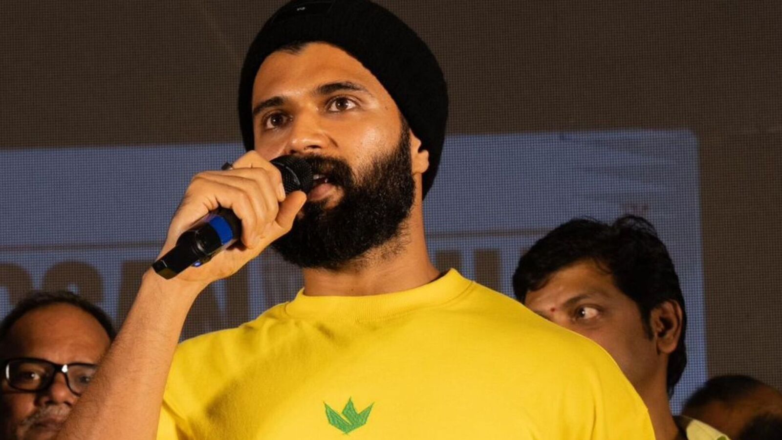 షారుఖ్ ఖాన్ మాట తప్పు అని చెప్పాలనుకున్నా: విజయ్ దేవరకొండ