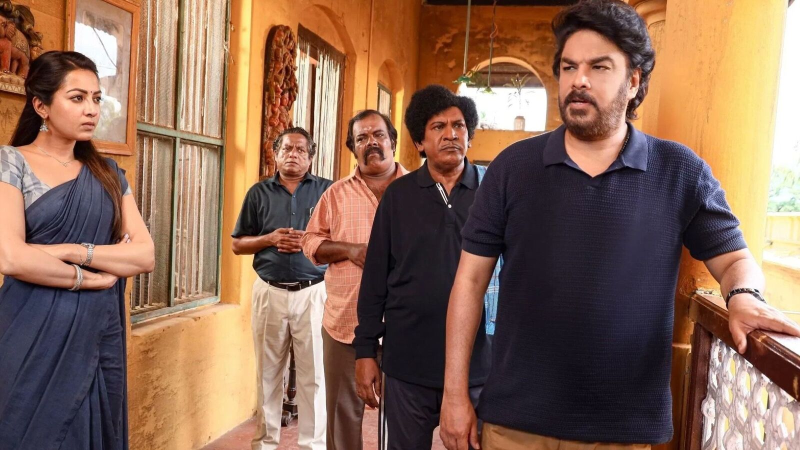 ఓటీటీలో అదరగొడుతున్న యాక్షన్ కామెడీ సినిమా.. ట్రెండింగ్‍లో దూసుకొచ్చిన లోబడ్జెట్ చిత్రం.. తెలుగులోనూ స్ట్రీమింగ్