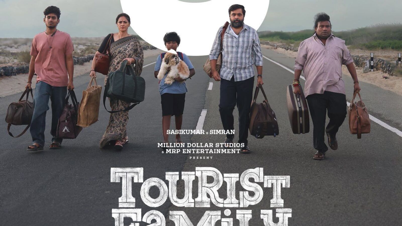 ఈ సినిమాను అస్సలు మిస్ కావద్దు.. చాలా చాలా అద్భుతమైన మూవీ..: ఓ చిన్న సినిమాపై రాజమౌళి ప్రశంసల వర్షం