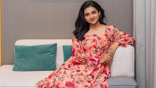 ఈ మూవీ కంటే ముందు సూర్య‌తో త‌మిళంలో మ‌మితాబైజు వ‌నంగాన్ అనే సినిమా చేసింది. 