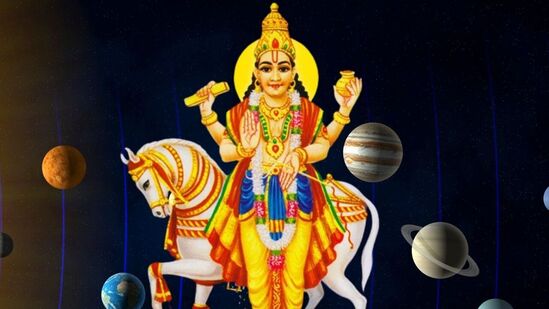 శుక్రుడు జూన్ 29న మేష రాశిని వదిలి వృషభ రాశిలోకి ప్రవేశిస్తాడు. 50 సంవత్సరాల తరువాత మధ్య త్రికోణ రాజ యోగం, మాలవీయ రాజ యోగం ఏర్పడతాయి.