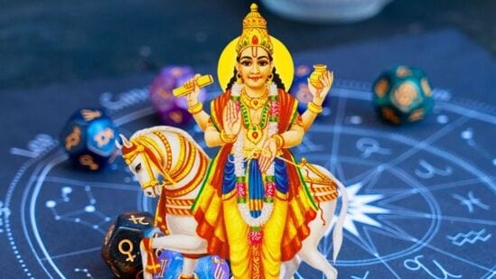 జ్యోతిషశాస్త్రంలో శుక్ర భగవానుడు సంతోషం, సుఖం, సంపద, సంపదలకు అధిపతిగా భావిస్తారు. శుక్రుడి రాశిచక్రంలో కదలిక లేదా మార్పు మేషం నుండి మీన రాశి వరకు అన్ని రాశులపై ప్రభావం చూపుతుంది.