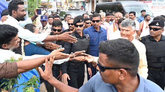 బుధవారం మధ్యాహ్నం తిరుపతి ప్రసన్న తిరుపతి గంగమాంబ అమ్మవారి జాతర కోసంకుప్పం వచ్చిన  ముఖ్యమంత్రి దంపతులు అమ్మ వారిని దర్శించుకుని ఆశీస్సులు పొందారు.