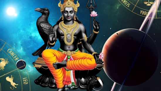 శనివారం ఉదయాన్నే నిద్రలేచి స్నానం చేసి శుభ్రమైన దుస్తులు ధరించాలి. ఆ తర్వాత ఉపవాసం చేయండి. సాయంత్రం శనీశ్వరుని విగ్రహం ముందు ఆవనూనె దీపం వెలిగించాలి. 