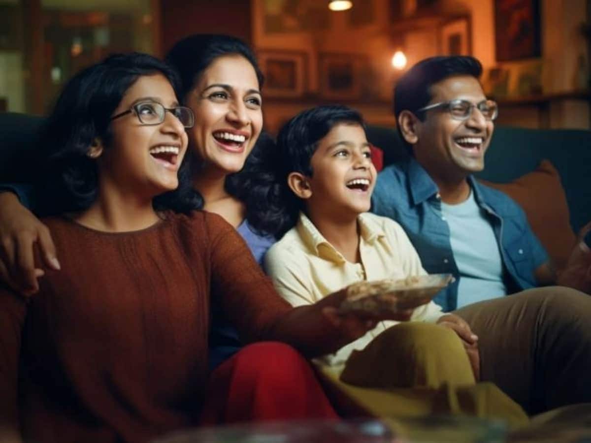 1 జిబిపిఎస్ వేగంతో లభించే జియో హోమ్ ప్లాన్ వార్షిక సబ్ స్క్రిప్షన్ ఫీజు రూ .47,988 + జిఎస్ టి. మీరు ఈ ప్లాన్ కు 12 నెలల పాటు సబ్ స్క్రైబ్ చేస్తే, మీకు 30 రోజుల అదనపు వాలిడిటీ ఉచితంగా లభిస్తుంది. ఈ ప్లాన్ 1 జిబిపిఎస్ ఇంటర్నెట్ స్పీడ్ మరియు అపరిమిత డేటాను అందిస్తుంది.
