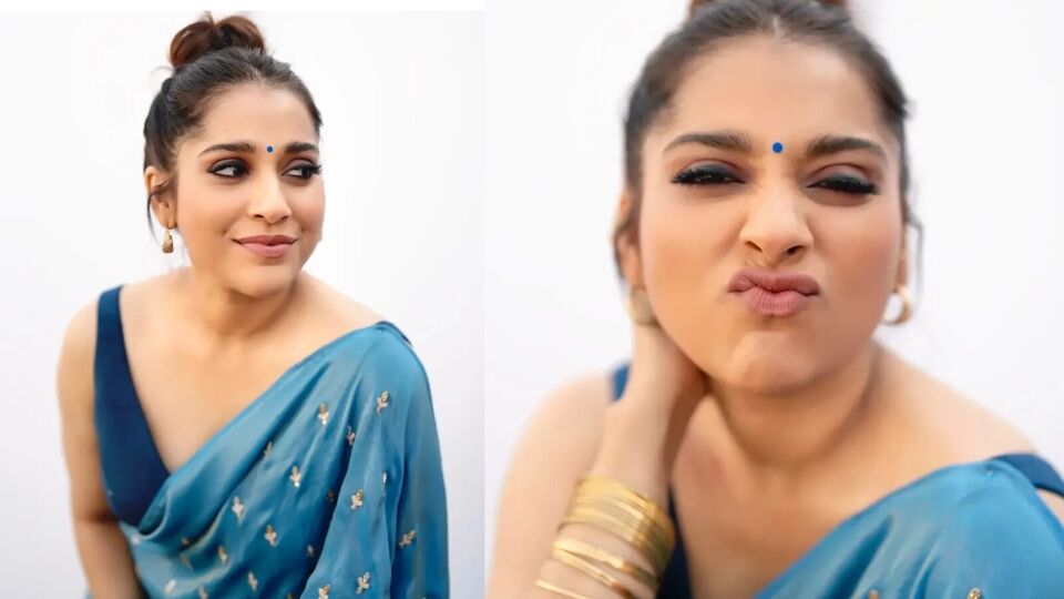<p>రష్మి తాజాగా బ్లూ కలర్ శారీలో ఫొటోలకు పోజులిచ్చింది. వీటిలో ఆమె ముద్దొచ్చేలా కనిపిస్తోంది.</p>