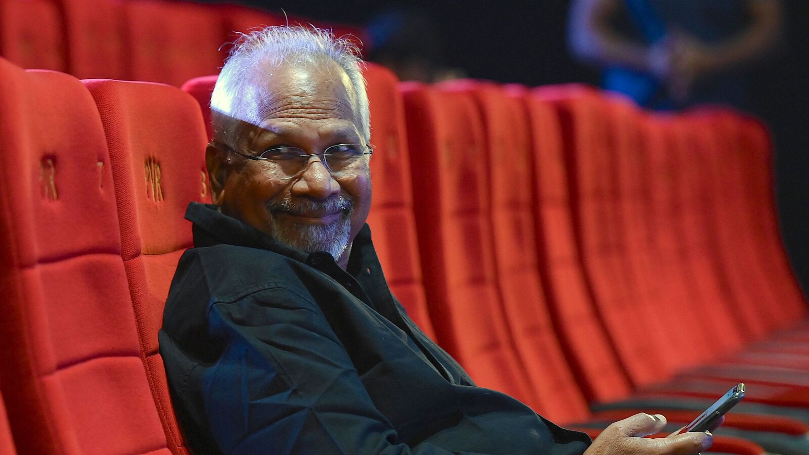 చెప్పినట్లు చేయకపోతే బిల్డింగ్ మీది నుంచి తోసేస్తానని యాక్టర్స్‌ను బెదిరించా: మణిరత్నం కామెంట్స్ వైరల్