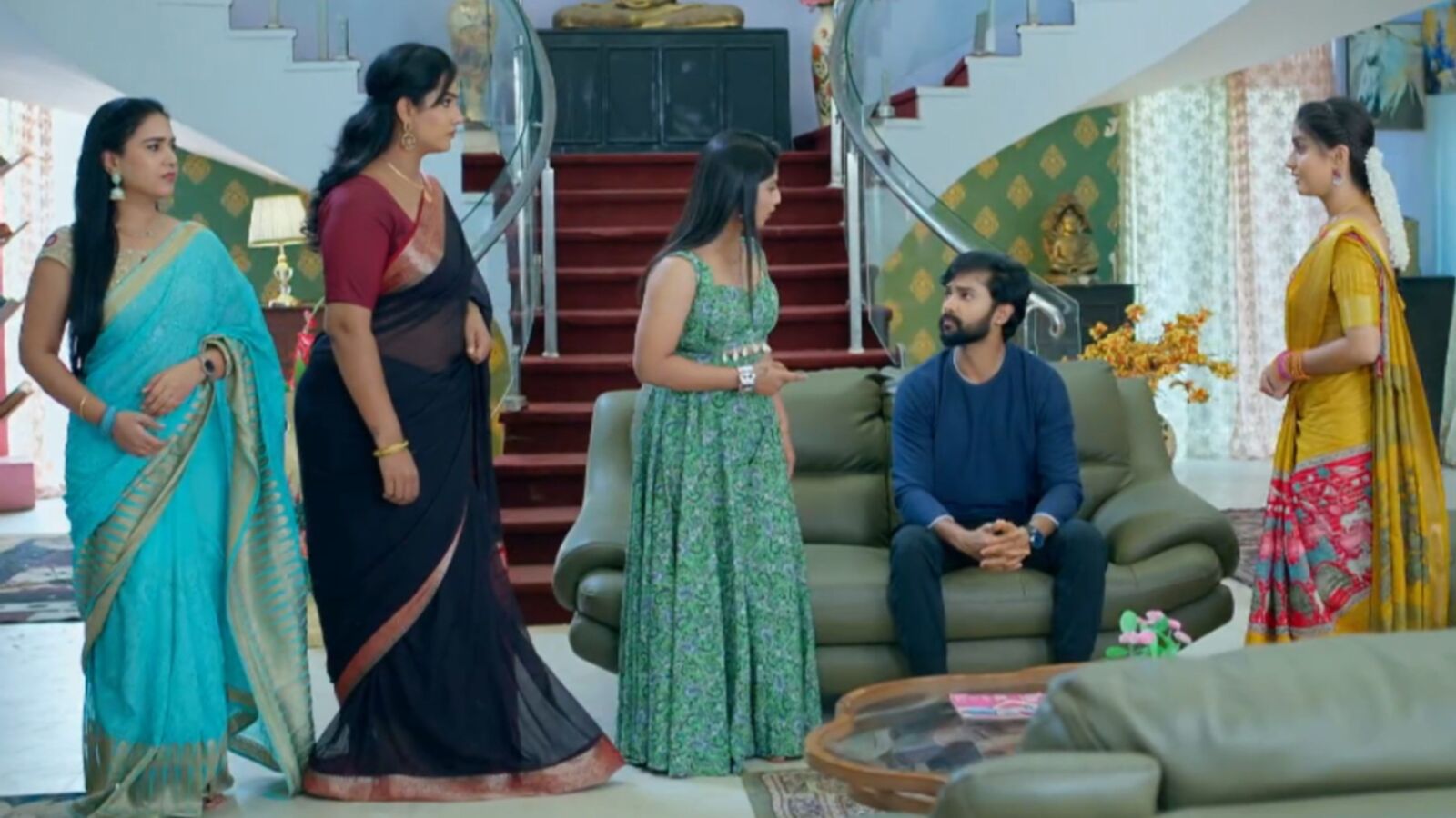 నిన్ను కోరి సీరియల్ మే 27 ఎపిసోడ్: చంద్రకళ సిగ్గు, విరాట్‍కు పెయిన్స్.. ముద్దు సీన్.. షాకైన దుష్టత్రయం