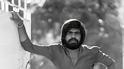 <p>సుదీర్ఘ కెరీర్‌లో డైరెక్ట‌ర్‌గా న‌ల‌భై వ‌ర‌కు సినిమాలు చేశాడు టి రాజేంద‌ర్‌.</p> 