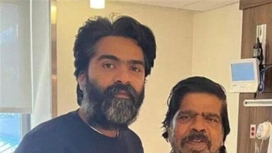 టి రాజేంద‌ర్ డైరెక్ట‌ర్‌, యాక్ట‌ర్‌గానే కాకుండా సంగీత ద‌ర్శ‌కుడు, కెమెరామెన్‌, లిరిసిస్ట్‌గా.. ప్ర‌తిభ‌ను చాటుకున్నాడు. 
