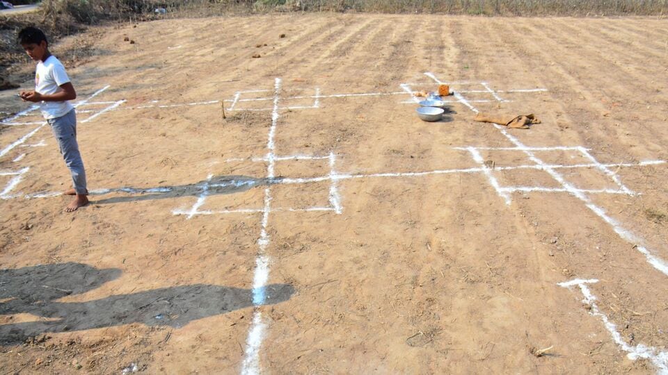 <div><p><a href="https://telugu.hindustantimes.com/topic/indiramma-housing-scheme" target="_blank">ఇండ్ల</a>నిర్మాణ ప‌నులు పూర్తయిన మేర‌కు ప్రతి సోమ‌వారం గృహ నిర్మాణ శాఖ నిధులను విడుదల చేస్తోంది. మ‌ధ్యవ‌ర్తుల ప్రమేయానికి తావులేకుండా నాలుగు విడ‌త‌ల్లో ల‌బ్దిదారుల‌కు నేరుగా వారి ఖాతాలోనే జ‌మ చేస్తున్నారు. </p></div>
