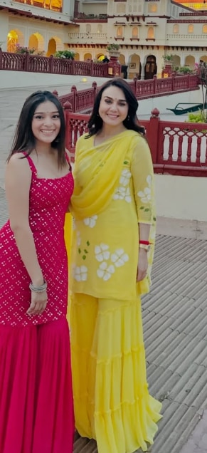 మరోవైపు సినిమాలు, సిరీస్ లతో పాటు క్రికెట్ మ్యాచ్ లతో మహ్వాశ్ బిజీగా ఉంది. పంజాబ్ కింగ్స్ కో ఓనర్ ప్రీతి జింటాతో మహ్వాశ్ దిగిన ఫొలోటు కూడా వైరల్ గా మారిన సంగతి తెలిసిందే. 