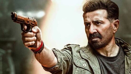 జాట్ ఓటీటీ స్ట్రీమింగ్:టాలీవుడ్ దర్శకుడు గోపీచంద్ మలినేని బాలీవుడ్‌లో డెబ్యూ డైరెక్టర్‌గా ఎంట్రీ ఇచ్చిన సినిమా జాట్. సన్నీ డియోల్ హీరోగా, రణదీప్ హుడా విలన్‌గా చేసిన ఈ రూరల్ బ్యాక్ డ్రాప్ యాక్షన్ థ్రిల్లర్ మూవీ జాట్ బాక్సాఫీస్ వద్ద అలరించింది. ఇప్పుడు జూన్ 5న నెట్‌ఫ్లిక్స్‌లో జాట్ ఓటీటీ రిలీజ్ కానుంది. 