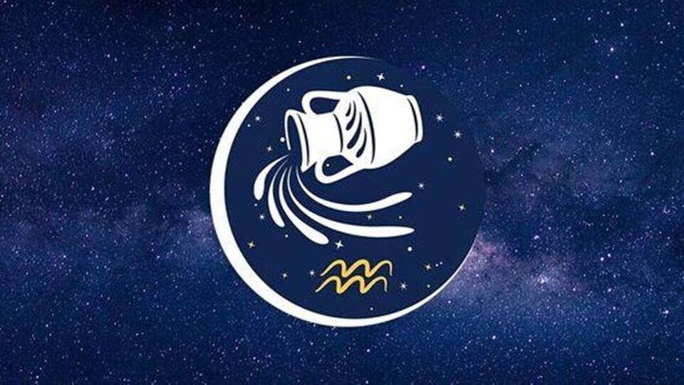 <p>కుంభ రాశి వారికి బృహస్పతి, శుక్రుల ప్రయోజనకరమైన అంశం కొత్త మార్పులను తెస్తుంది. మీ ఆదాయంలో భారీ పెరుగుదల ఉండవచ్చు. కొత్త ఆదాయ వనరులను సృష్టించవచ్చు. ఆత్మవిశ్వాసం పెరుగుతుంది. ఈ సమయంలో నిరుద్యోగులకు ఉద్యోగాలు లభించవచ్చు. ఉద్యోగులకు కార్యాలయంలో కొత్త బాధ్యతలు రావచ్చు. ప్రమోషన్, విజయాన్ని పొందవచ్చు. ముఖ్యమైన నిర్ణయాలు తీసుకోవడంలో మీరు విజయం సాధిస్తారు. కార్యాలయంలో సహోద్యోగులను, సీనియర్లను ఆకట్టుకోవడంలో విజయం సాధిస్తారు.</p>