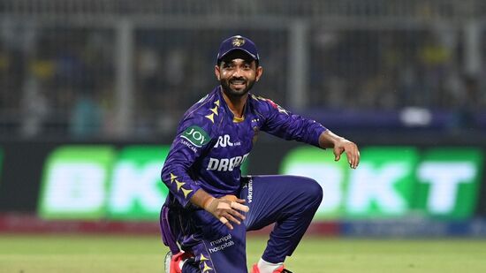 కేకేఆర్ కెప్టెన్ అజింక్య రహానే 172 మ్యాచ్ లలో 514 ఫోర్లతో ఐదో స్థానంలో ఉన్నాడు.