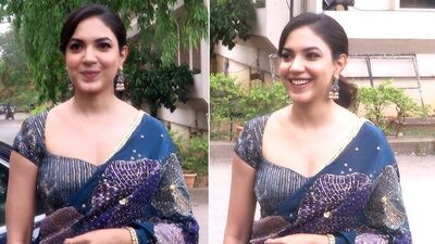 <p>టాలీవుడ్ బ్యూటిఫుల్ హీరోయిన్స్లలో రీతు వర్మ ఒకరు. విజయ్ దేవరకొండ నటించిన పెళ్లి చూపులు సినిమాతో హీరోయిన్గా క్రేజ్ అందుకుంది రీతు వర్మ.</p> <p>టాలీవుడ్ బ్యూటిఫుల్ హీరోయిన్స్లలో రీతు వర్మ ఒకరు. విజయ్ దేవరకొండ నటించిన పెళ్లి చూపులు సినిమాతో హీరోయిన్గా క్రేజ్ అందుకుంది రీతు వర్మ.</p>