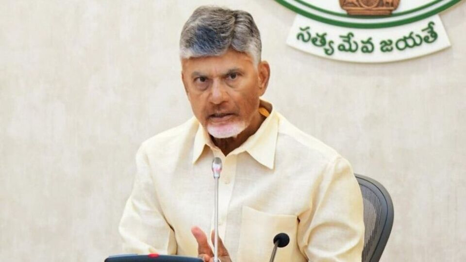 <p>ప్రభుత్వం త్వరలోనే అర్హుల జాబితాను సచివాలయాలలో ప్రదర్శించనుంది. తల్లుల అకౌంట్లలో డబ్బులు జమ చేయనుంది. ఈ స్కీమ్ కు సంబంధించి రేపోమాపో అధికారికంగా ప్రకటన వెలువడనుంది.</p>