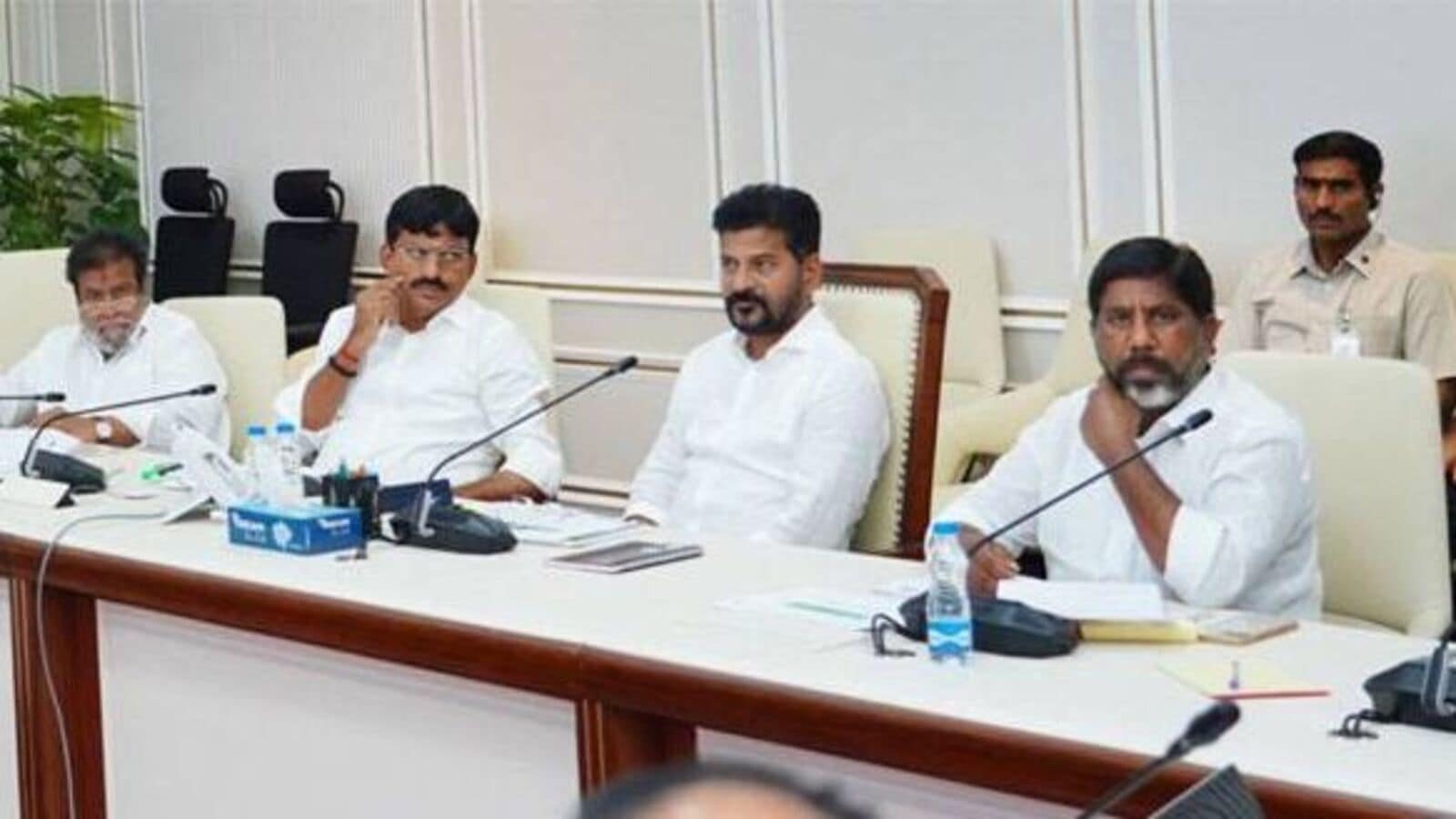 ఉద్యోగులకు 2 డీఏలు…! తెలంగాణ కేబినెట్ నిర్ణయాలివే