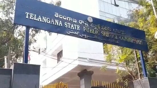 హైదరాబాద్ నాంపల్లిలోని పబ్లిక్‌ గార్డెన్స్‌లోని సురవరం ప్రతాప్‌ రెడ్డి యూనివర్సిటీ (గతంలో శ్రీ పొట్టి శ్రీరాములు వర్సిటీ)లో గ్రూప్ 3 సర్టిఫికెట్ల వెరిఫికేషన్‌ ప్రక్రియను చేపట్టనున్నారు. ఉదయం 10.30గంటల నుంచి మధ్యాహ్నం 1.30 గంటల వరకు అలాగే.. మధ్యాహ్నం 2గంటల నుంచి సాయంత్రం 5.30 గంటల వరకు నిర్వహిస్తారు.