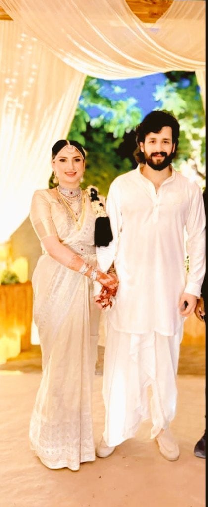అక్కినేని అఖిల్ ఓ ఇంటివాడయ్యాడు. శుక్రవారం (జూన్ 6) తన ప్రియురాలు జైనాబ్ రవ్జీనీ పెళ్లి చేసుకున్నాడు. ఉదయం సన్నిహితుల మధ్య మూడు ముళ్ల బంధంతో వీళ్లు ఒక్కటయ్యారు. 