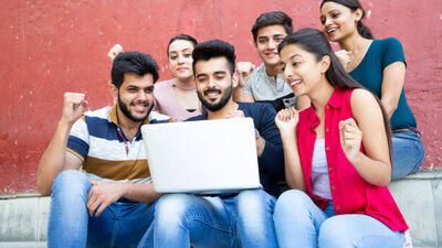 <p>జూన్ 18, 19 తేదీల్లో పేపర్ 2 మ్యాథ్స్, సైన్స్ పరీక్షలు జరుగుతాయి. జూన్ 20 నుంచి 23 వరకు పేపర్ 1 పరీక్షలు ఉంటాయి. ఇక జూన్ 24 న పేపర్ 2తో పాటు పేపర్ 1 పరీక్ష జరుగుతుంది.జూన్ 27వ తేదీన పేపర్ 1 ఎగ్జామ్స్ జరుగుతున్నాయి. జూన్ 28వ తేదీ నుంచి 30 వరకు పేపర్ 2 (సోషల్ స్టడీస్) ఎగ్జామ్స్ జరుగుతున్నాయి. ఇదే రోజు ఒక సెషనల్ లో పేపర్ 2(మ్యాథ్స్, సైన్స్) ఉంటుంది.</p> <p>జూన్ 18, 19 తేదీల్లో పేపర్ 2 మ్యాథ్స్, సైన్స్ పరీక్షలు జరుగుతాయి. జూన్ 20 నుంచి 23 వరకు పేపర్ 1 పరీక్షలు ఉంటాయి. ఇక జూన్ 24 న పేపర్ 2తో పాటు పేపర్ 1 పరీక్ష జరుగుతుంది.జూన్ 27వ తేదీన పేపర్ 1 ఎగ్జామ్స్ జరుగుతున్నాయి. జూన్ 28వ తేదీ నుంచి 30 వరకు పేపర్ 2 (సోషల్ స్టడీస్) ఎగ్జామ్స్ జరుగుతున్నాయి. ఇదే రోజు ఒక సెషనల్ లో పేపర్ 2(మ్యాథ్స్, సైన్స్) ఉంటుంది.</p>