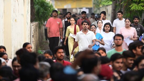 రివైజ్డ్​ షెడ్యూల్​ ప్రకారం ఆగస్ట్​ 3న సింగిల్​ షిఫ్ట్​లో నీట్​ పీజీ 2025 పరీక్ష జరగనుంది. ఒకే షిఫ్ట్​లో పరీక్ష జరుగుతున్నందున అభ్యర్థులకు ఎలాంటి ఇబ్బంది కలగకుండా పరీక్షా కేంద్రాలు, నగరాల సంఖ్యను అధికారులు పెంచనున్నారు.