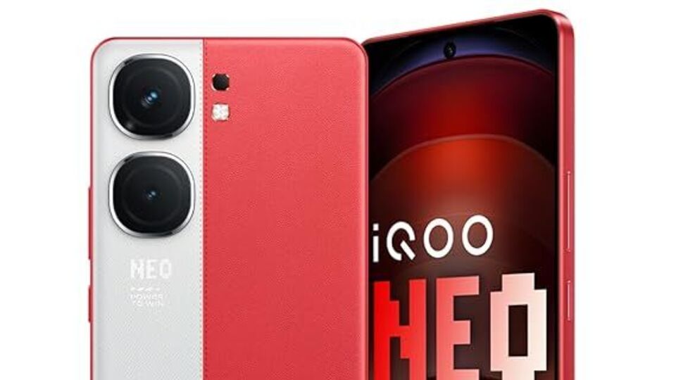 <p>ఐక్యూ నియో 9 ప్రో- ఇందులో క్వాల్కమ్​ స్నాప్​డ్రాగన్​ 8 జెన్​ 2 ప్రాసెసర్​ ఉంటుంది. 6.78 ఇంచ్​ డిస్​ప్లే దీని సొంతం. 50ఎంపీ+8ఎంపీ రేర్​, 16ఎంపీ ఫ్రెంట్​ కెమెరా ఈ గ్యాడ్జెట్​లో ఉంటుంది. 5,160 ఎంఏహెచ్​ బ్యాటరీపై పని చేసే ఈ స్మార్ట్​ఫోన్​ ధర రూ. 31,999.</p>