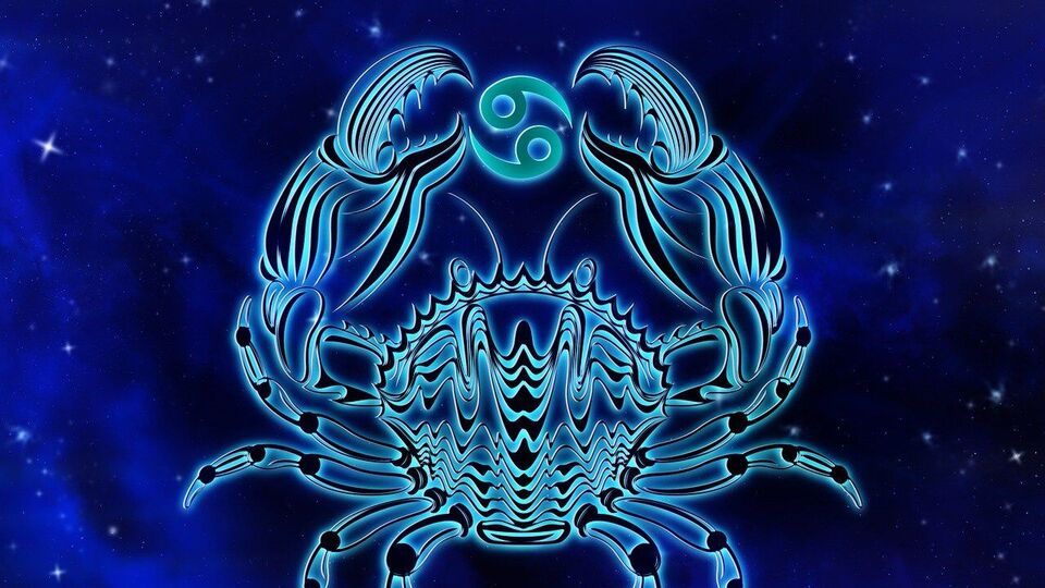 <p>గజకేసరి రాజయోగం కర్కాటక రాశివారికి అదృష్టాన్ని తెస్తుంది. ఈ రాశి స్థానికులు అదృష్టం పూర్తి మద్దతును పొందవచ్చు. మీరు పిల్లల నుండి కూడా కొన్ని శుభవార్తలను వింటారు. సమాజంలో గౌరవం వేగంగా పెరుగుతుంది. ఇతరులు మీ మాటల ద్వారా ప్రేరణ పొందవచ్చు. కొత్త వ్యాపారాన్ని ప్రారంభించాలనుకుంటే ఈ కాలంలో అలా చేయడం ప్రయోజనకరంగా ఉండవచ్చు. అవివాహితులకు వివాహ ప్రతిపాదనలు రావచ్చు. ఈ కాలం విద్యార్థులకు కూడా ప్రయోజనకరంగా ఉంటుంది. ఆర్థిక పరిస్థితి బాగుంటుంది. కోల్పోయిన డబ్బును తిరిగి పొందవచ్చు.</p>