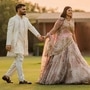 <p>టీమిండియా క్రికెటర్ రింకు సింగ్ తో సమాజ్ వాదీ పార్టీ ఎంపీ ప్రియా సరోజ్ ఎంగేజ్ మెట్ ఆదివారం ఘనంగా జరిగింది. ఈ సందర్భంగా కాబోయే దంపతులు తీసుకున్న ఈ క్యూట్ ఫొటో తెగ వైరల్ అవుతోంది. </p>
