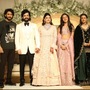 <p>అఖిల్, జైనాబ్ వెడ్డింగ్ రిసెప్షన్ కు భార్య నమత్ర, కూతురు సితారాతో కలిసి సూపర్ స్టార్ మహేష్ బాబు అటెండ్ అయ్యారు. ఈ ఫొటోలు మహేష్ లుక్ వైరల్ గా మారింది. ఆయన ఏజ్ మరింత తగ్గిందనే కామెంట్లు వస్తున్నాయి. </p>