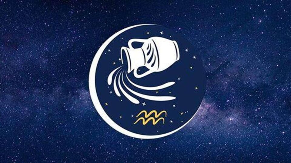 <p>కుంభ రాశి వారికి శని తిరోగమనం, కుజుడు సంచారం అదృష్టాన్ని తెస్తాయి. ఈ గ్రహాలు మీ కష్టానికి తగిన ఫలాలను పొందడానికి సహాయపడుతాయి. విద్యార్థులు విజయం సాధిస్తారు, ఉద్యోగంలో ఉన్నవారు పదోన్నతులు పొందవచ్చు. తల్లిదండ్రులు తమ పిల్లల నుండి కొన్ని శుభవార్తలు పొందవచ్చు.</p>