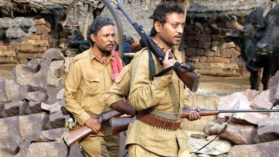 పాన్ సింగ్ తోమర్ - 2012లో విడుదలైన 'పాన్ సింగ్ తోమర్' చిత్రానికి ఐఎండీబీలో 8.2 రేటింగ్ వచ్చింది. చంబల్ తిరుగుబాటుదారుడు పాన్ సింగ్ యదార్థ కథతో ఈ సినిమా తెరకెక్కింది. ఈ సినిమాను ప్రైమ్ వీడియోలో చూడొచ్చు.