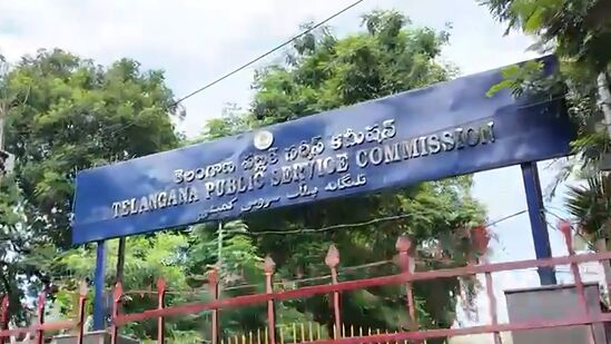 1,365 గ్రూప్‌-3 సర్వీసు పోస్టుల భర్తీకి టీజీపీఎస్సీ ఇప్పటికే పరీక్షలను నిర్వహించిన మెరిట్ లిస్ట్ ను కూడా విడుదల చేసింది. 