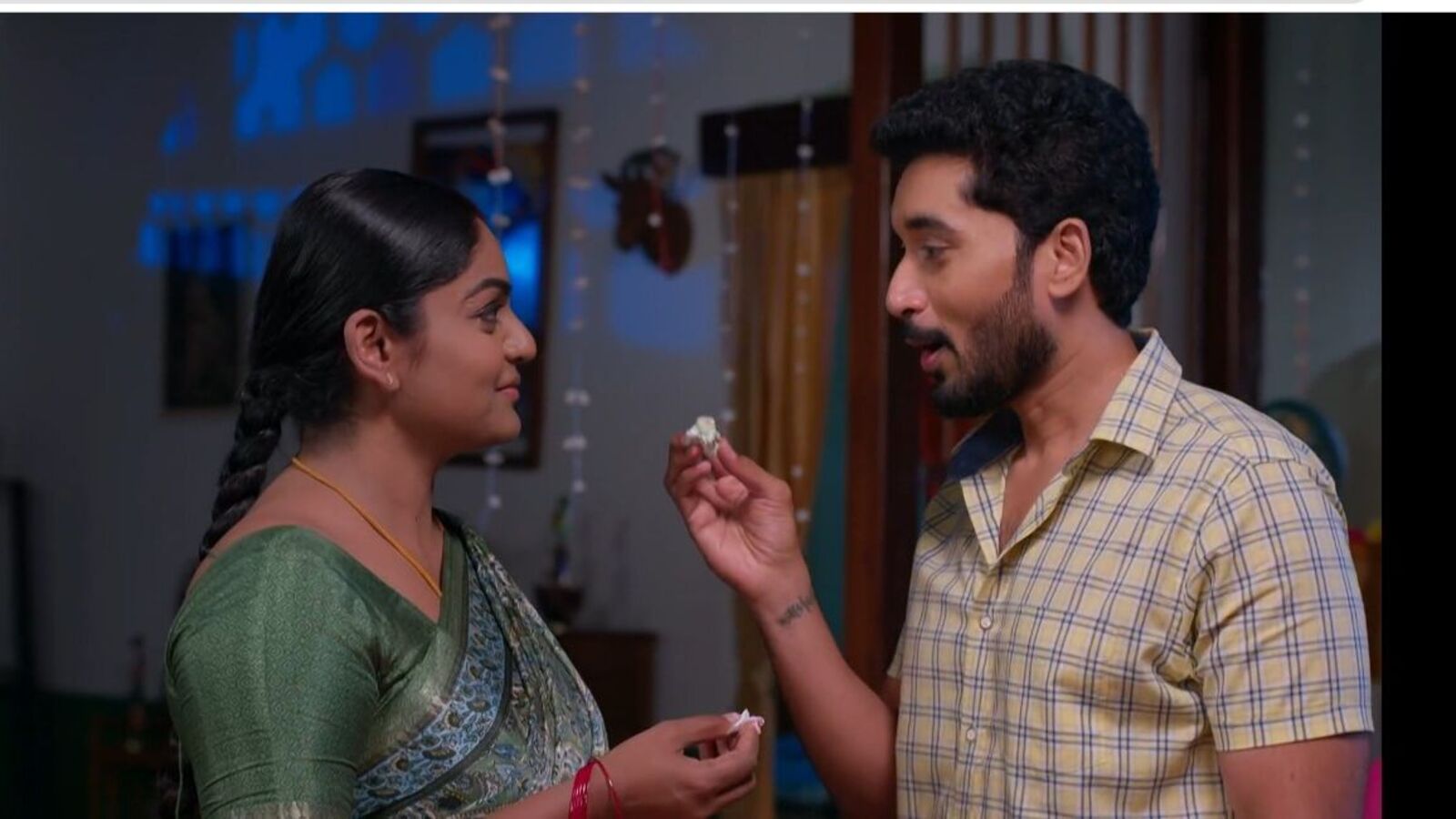 కార్తీక దీపం 2 టుడే ఎపిసోడ్‌: రెడ్‌హ్యాండెడ్‌గా కార్తీక్‌కు దొరికిపోయిన జ్యోత్స్న - బ‌ర్త్‌డే గిఫ్ట్ అందుకున్న దీప