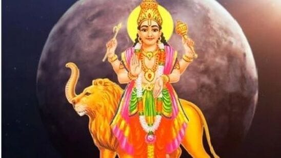 జూలైలో బుధుడు అస్తమిస్తాడు. ద్రిక్ పంచాంగం ప్రకారం, వాక్కు, వ్యాపారానికి అధిపతి అయిన బుధుడు జూలైలో అస్తమిస్తాడు. జ్యోతిష్య లెక్కల ప్రకారం బుధుడి అస్తమయం 2025, జూలై 18, శుక్రవారం రాత్రి 08:14 గంటలకు ప్రారంభమై మరుసటి నెల ఆగస్టులో ముగుస్తుంది. ఆ తరవాత కర్కాటకంలో బుధుడు స్థిరపడతాడు.